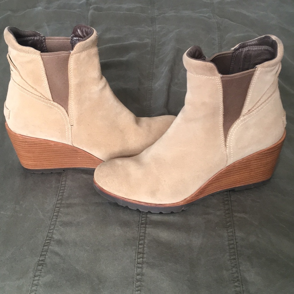 Sorel suede Chelsea wedges sz11